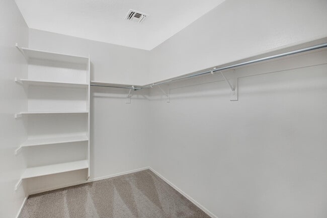 Building Photo - 9547 E Belmont Ave