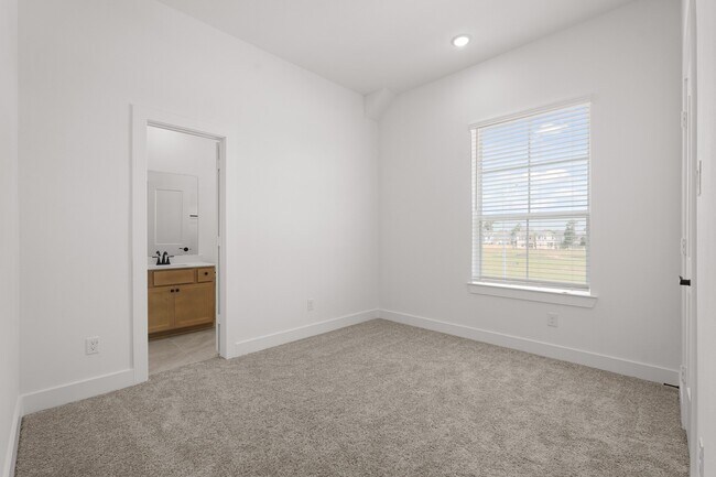 Building Photo - 9450 Autumn Vale Dr