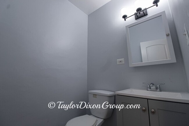 Building Photo - 5407 S Indiana Ave