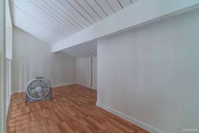 Building Photo - 2br/1.5ba Townhouse in Milalani Manor w/ L...