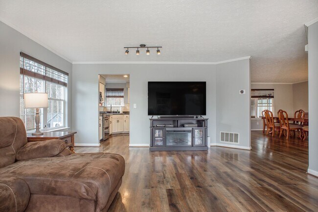 Building Photo - Coming Soon!!! 4 bedroom home in Willow Ru...