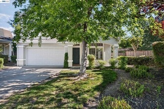 Building Photo - 133 Sundance Pl