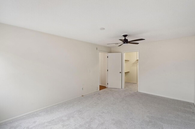 Building Photo - 4101 Parklawn Ave
