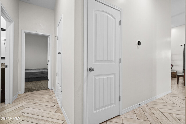 Building Photo - 3729 Surmise St