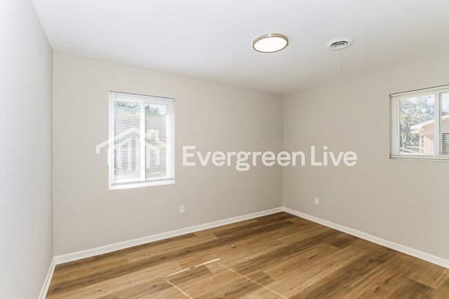 Building Photo - 3609 Massoit Dr