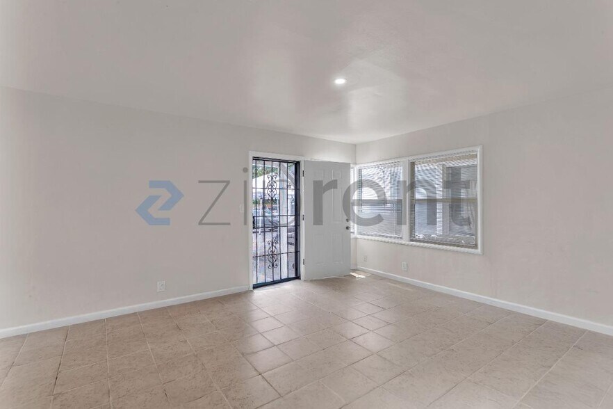 Building Photo - 2012 Cavallo Rd