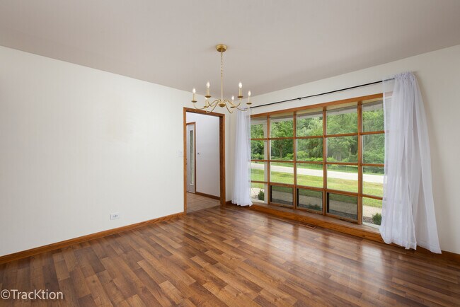Building Photo - 24200 W Deer Ridge Ln