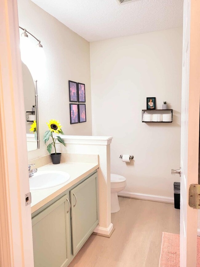 Building Photo - 5260 Collins Rd