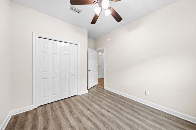 Building Photo - 1472 The Crossings