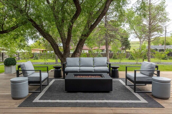 Building Photo - Modern Luxury Rental with Unobstructed Fla...