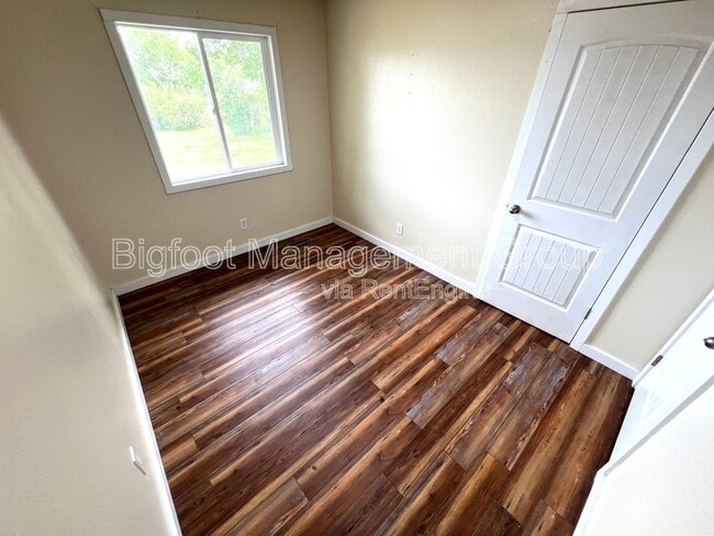 Building Photo - 3750 Heather Dr