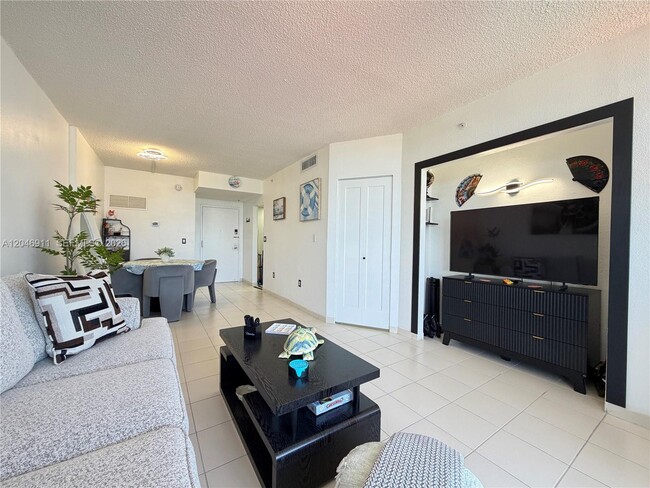 Building Photo - 2829 Indian Creek Dr