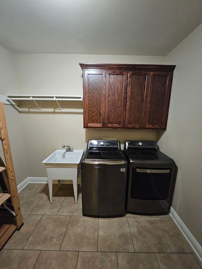 Building Photo - 149 J Bar Run Road