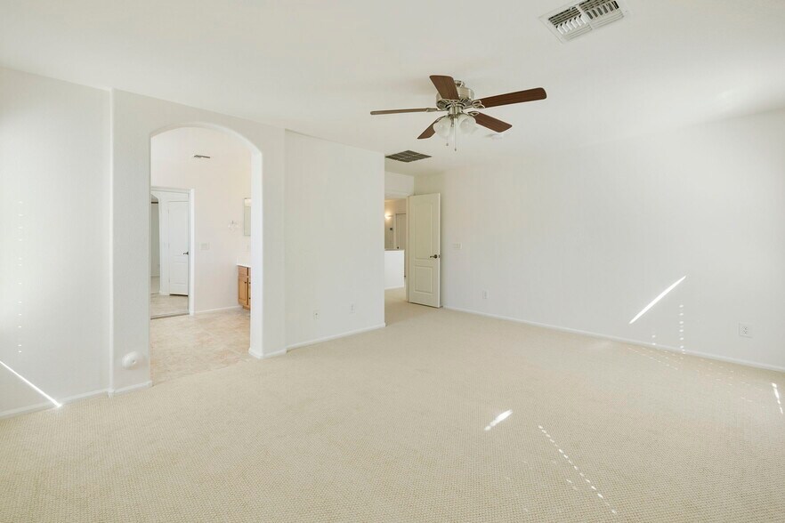 Primary bedroom - 2404 W Silver Sage Ln