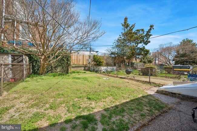 Building Photo - 4319 Mitchell St