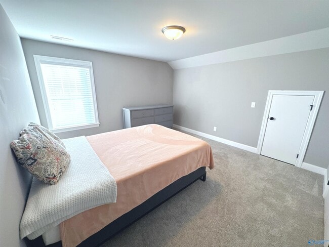 Building Photo - 4260 Sullivan St