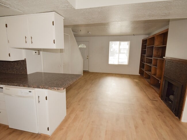 Building Photo - 1289 N 400 E