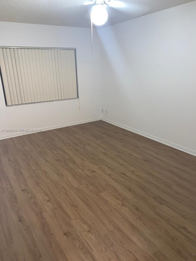 Building Photo - 8290 Lake Dr