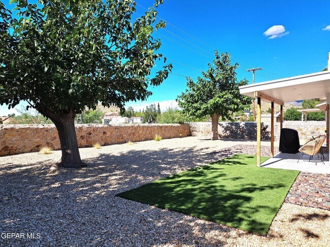 Building Photo - 817 Centennial Dr