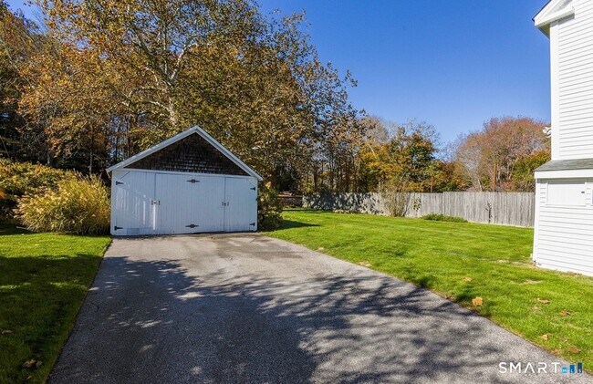 Building Photo - 33 Main St