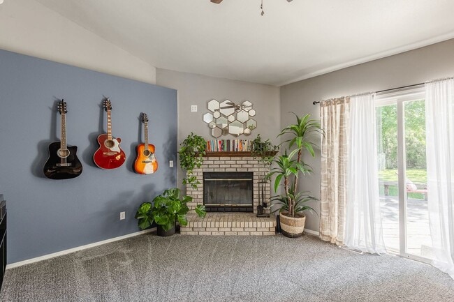 Building Photo - Newly Renovated 3 bed 2 bath home in the heart of MERIDIAN