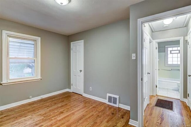 Building Photo - Fantastic 2bd/1ba home! Coming soon!