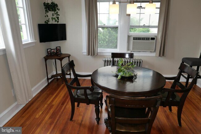 Building Photo - 2716 St Marys Rd