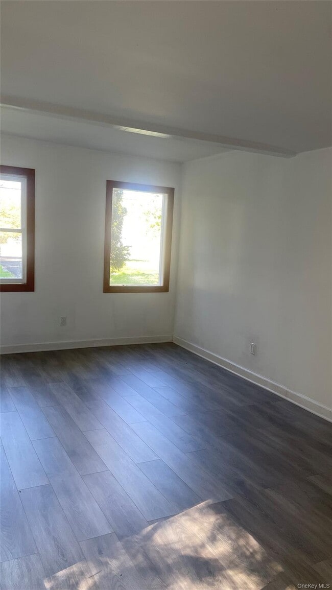 Building Photo - 370 Park Hill Rd