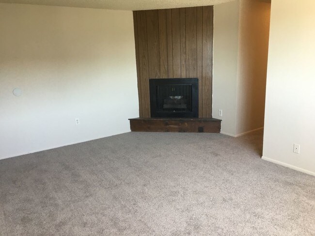 Building Photo - 7091 Hooker St