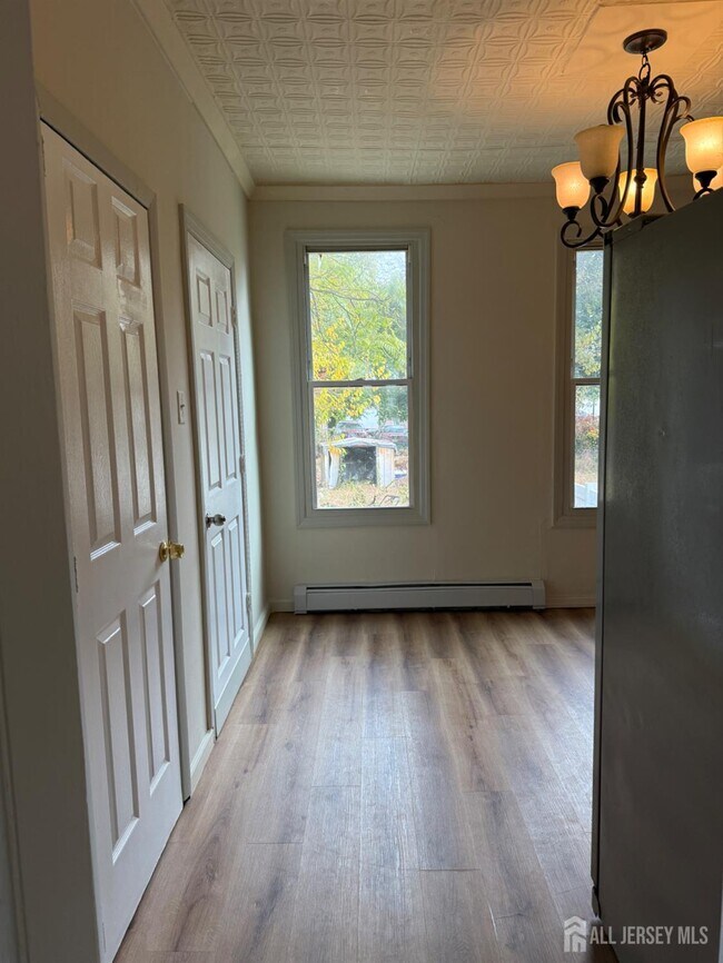 Building Photo - 400 High St