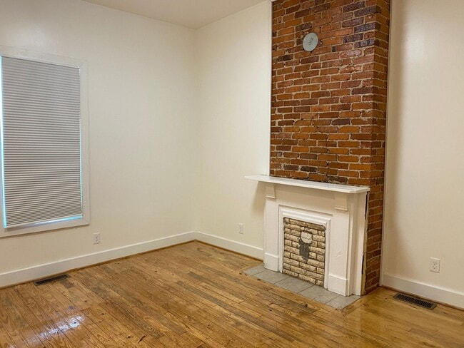 Building Photo - Historic 1920 House! Off-Street Parking, F...