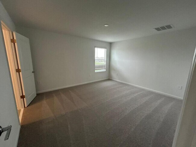 Building Photo - 5686 Portico Pl