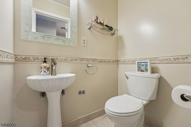 Building Photo - 10 De Palma Ct