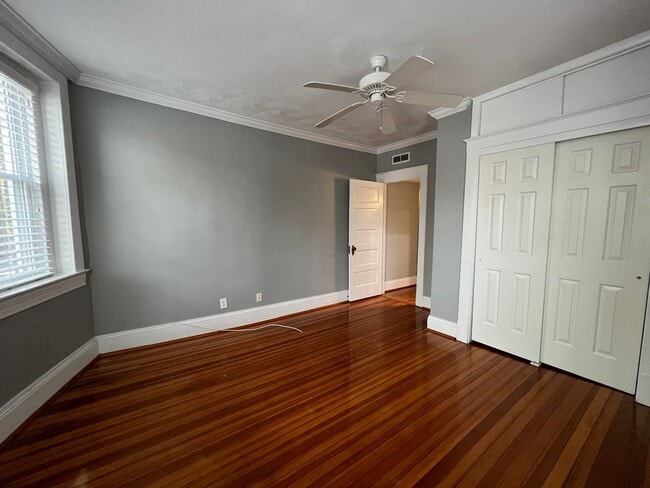 Building Photo - WEST GHENT