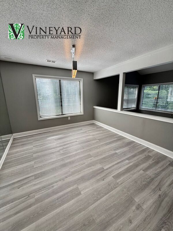 Building Photo - 1510 Oak Creek Dr
