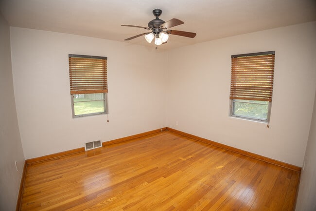 Building Photo - 1706 Stadium Blvd
