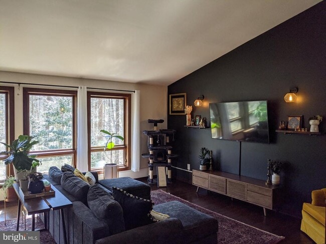 Building Photo - 10264 Greystone Rd