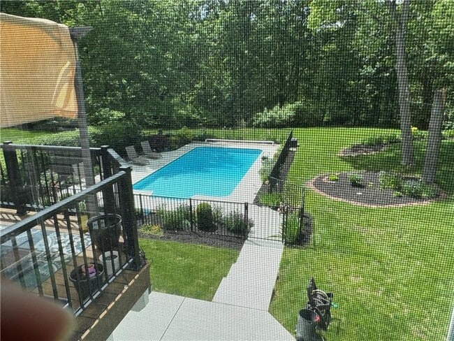 Building Photo - 1005 Autumn Woods Dr