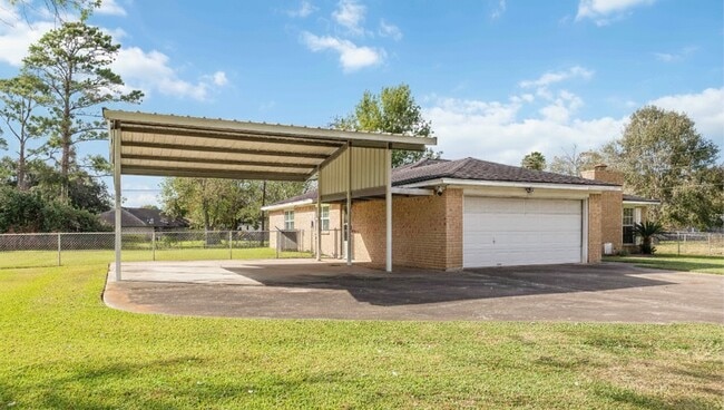 Building Photo - 2210 County Rd 769B