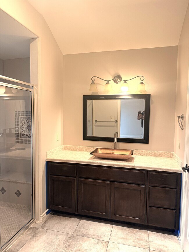 Building Photo - 616 Waxwing Cedar Drive