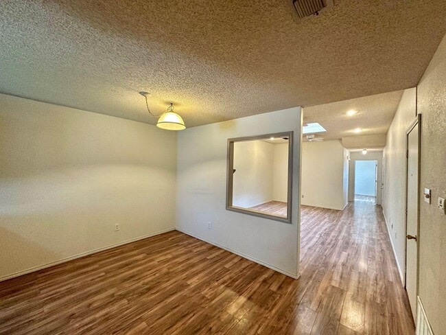 Building Photo - 6614 Hope Ave