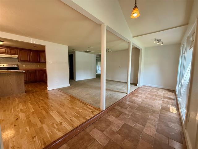 Building Photo - 1108 W Cole St