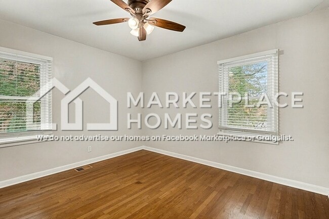 Building Photo - 2851 Akron St