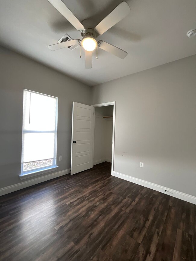 Building Photo - 202 Lacey Eden Ln