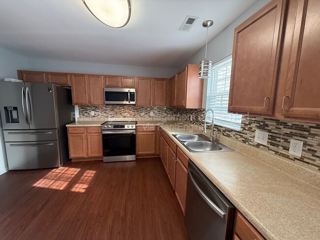 Building Photo - 6519 Ashebrooke Dr