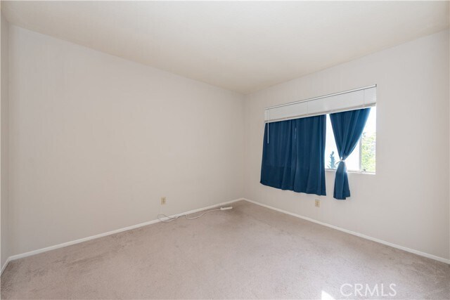 Building Photo - 656 Springbrook N