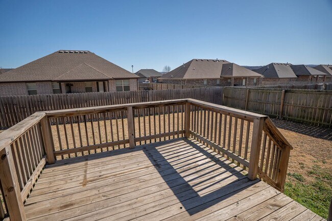 Building Photo - Stunning 3 bedroom, 2 bathroom Home available in Prairie Grove!