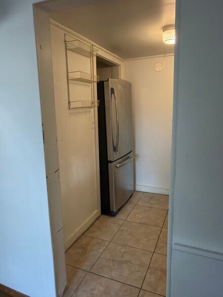 Building Photo - 209 Strawberry Ln