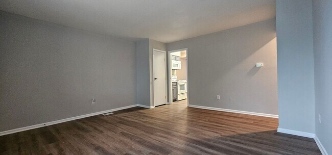 Building Photo - 3136-3138 Silver Rock Avenue
