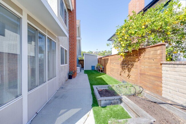 Building Photo - Enjoy the view from this 4 bedroom home with solar and overlooking the lagoon in quiet neighborhood